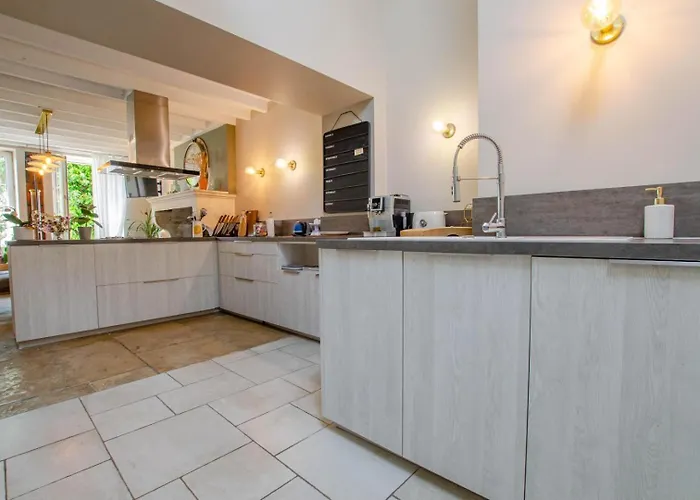 Les Lilas بيت للعطل